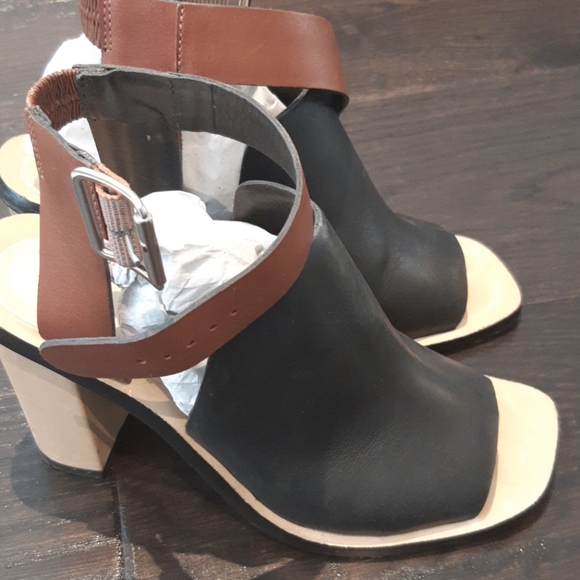 Loffler Randall shoes _Jessica Alba wear - Picture 9 of 9